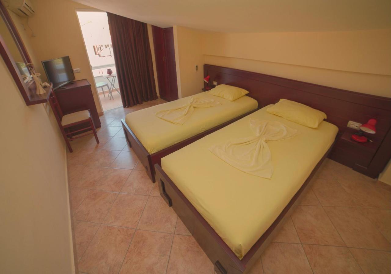 סרנדה Hotel Serxho מראה חיצוני תמונה