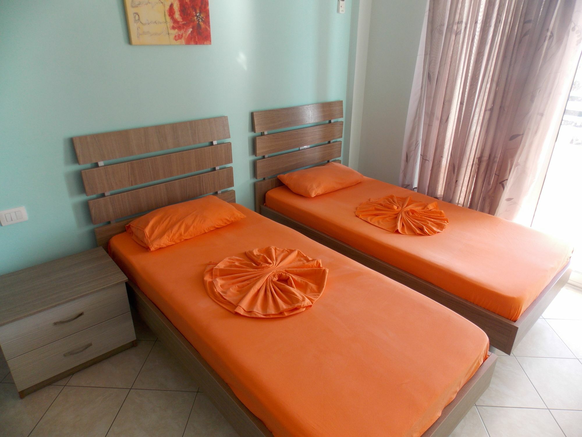 סרנדה Hotel Serxho מראה חיצוני תמונה