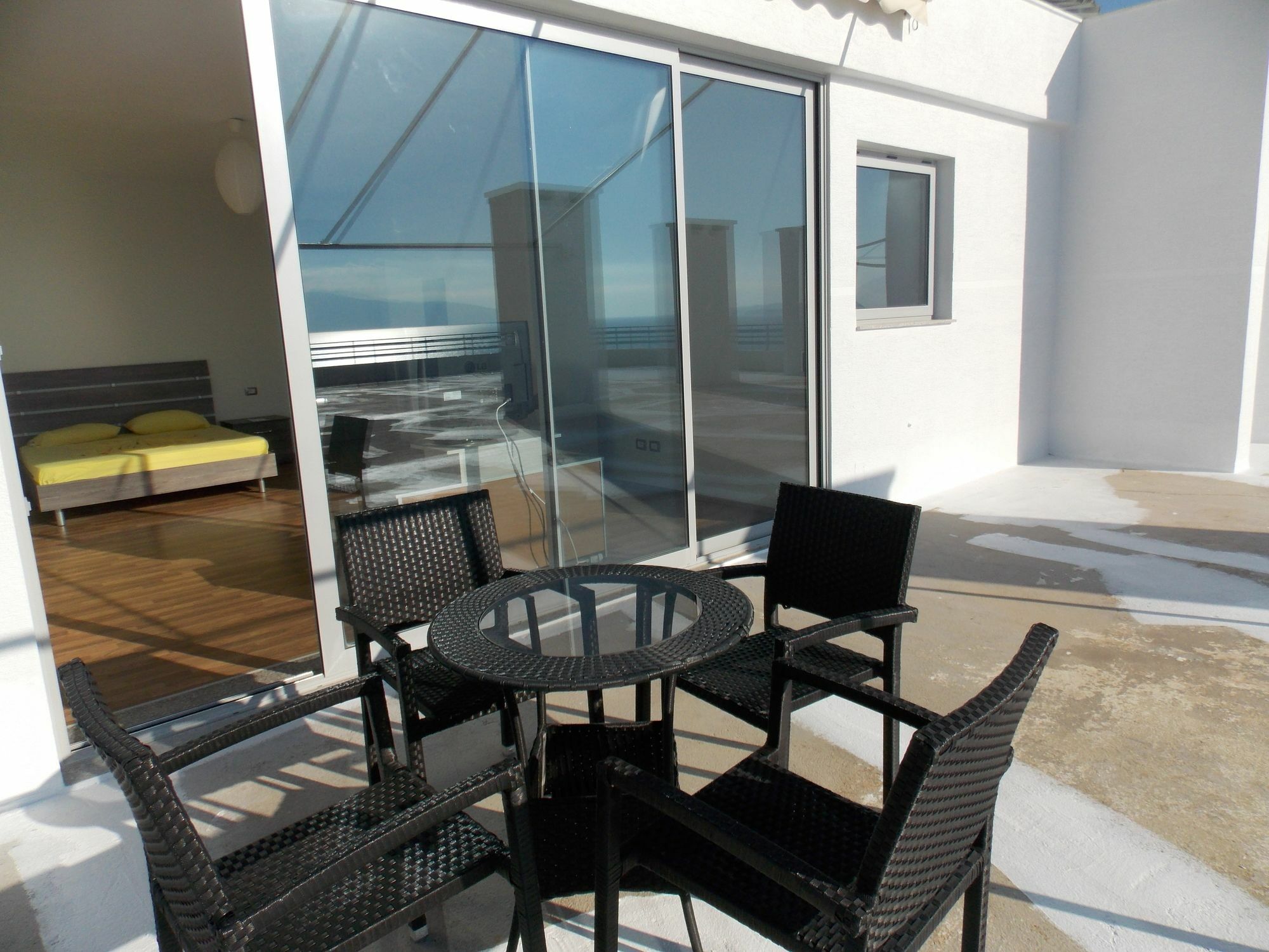סרנדה Hotel Serxho מראה חיצוני תמונה