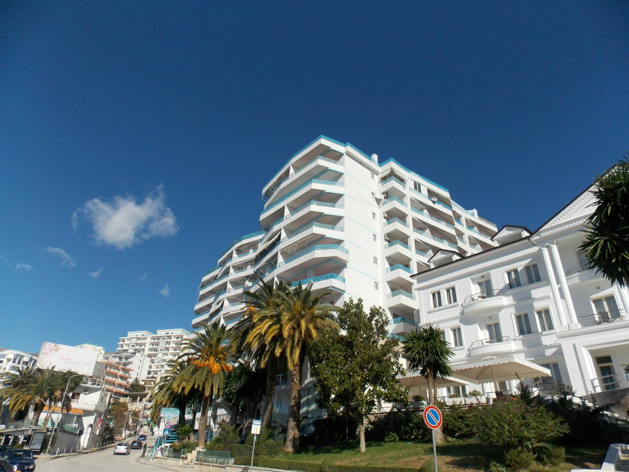 סרנדה Hotel Serxho מראה חיצוני תמונה